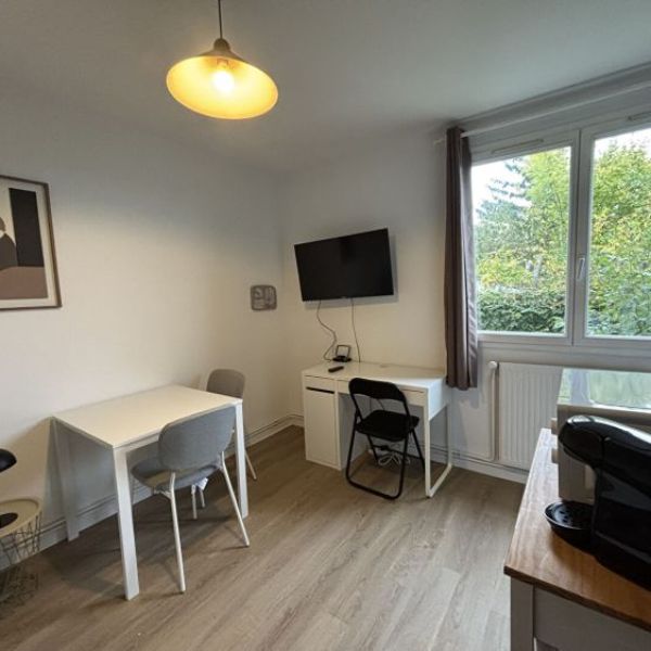 
JOLI APPARTEMENT REFAIT À NEUF AU CALME, SÉCURITÉ ET TOUT INCLUS ! REF 5955
