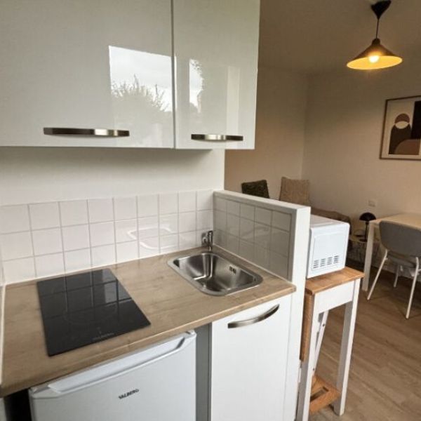
JOLI APPARTEMENT REFAIT À NEUF AU CALME, SÉCURITÉ ET TOUT INCLUS ! REF 5955
