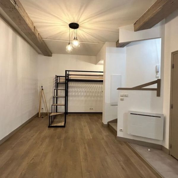 
STUDIO  -  32m² - COUVENT STE BARBE - CANTELEU - REF 6030
