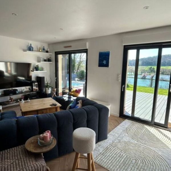 
maison avec piscine à vendre à st Hellier
