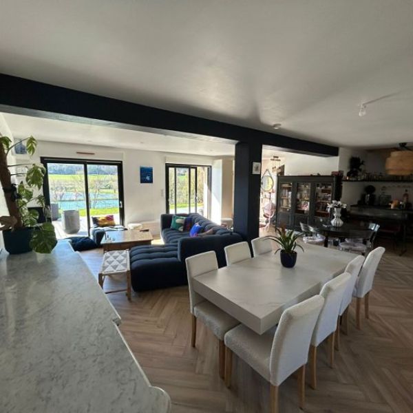 
maison avec piscine à vendre à st Hellier
