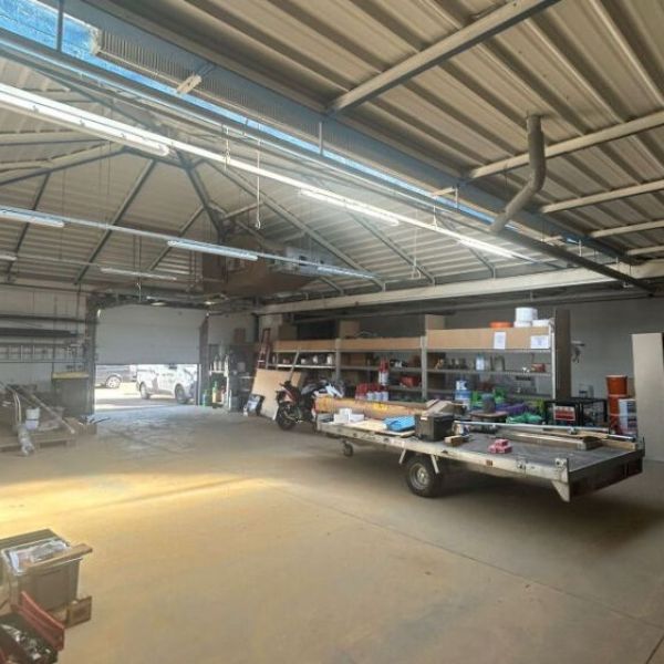 
Entrepôt à louer de 310 m² à ST SAENS - Bail commercial 3/6/9
