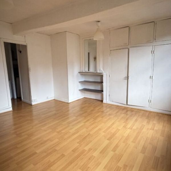 
APPARTEMENT T1 HYPERCENTRE - GROS HORLOGE - ref 1952
