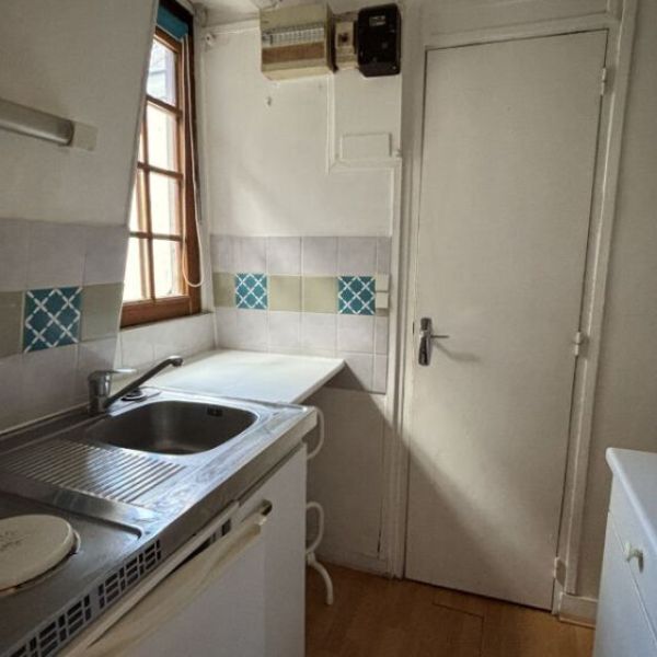 
APPARTEMENT T1 HYPERCENTRE - GROS HORLOGE - ref 1952
