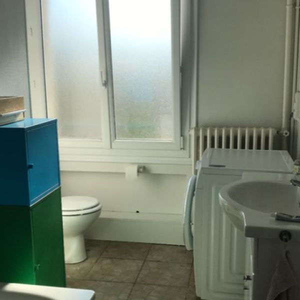 
APPARTEMENT TYPE 3 - CENTRE VILLE - 64M² - REF 4518
