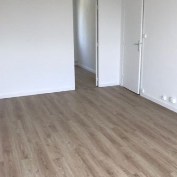 
APPARTEMENT T3 - 60M2 - MOULINEAUX - 5755
