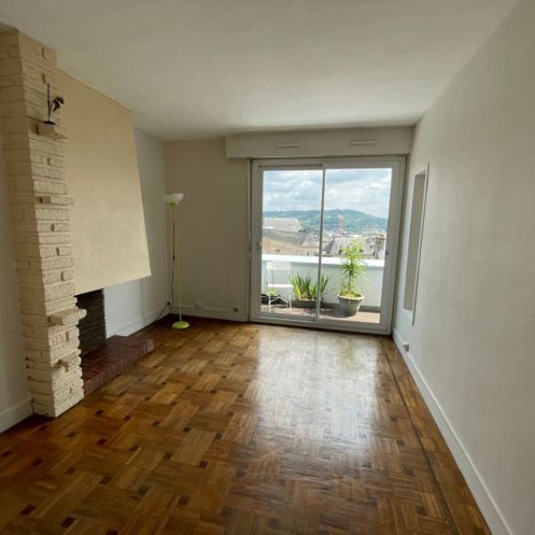 
APPARTEMENT DE TYPE 2 AVEC TERRASSE - ROUEN GARE - BEAUVOISINE
