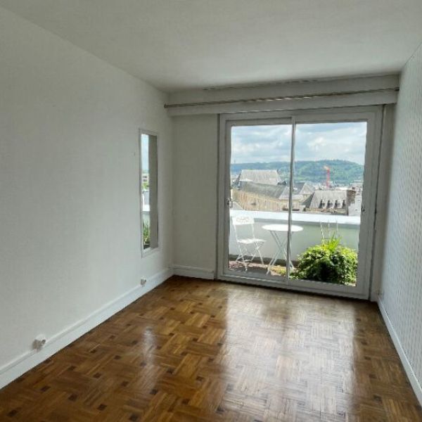
APPARTEMENT DE TYPE 2 AVEC TERRASSE - ROUEN GARE - BEAUVOISINE
