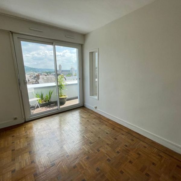 
APPARTEMENT DE TYPE 2 AVEC TERRASSE - ROUEN GARE - BEAUVOISINE
