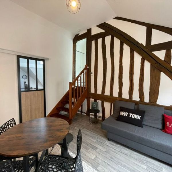 
APPARTEMENT TYPE 2 MEUBLE ROUEN GARE REF - 4861
