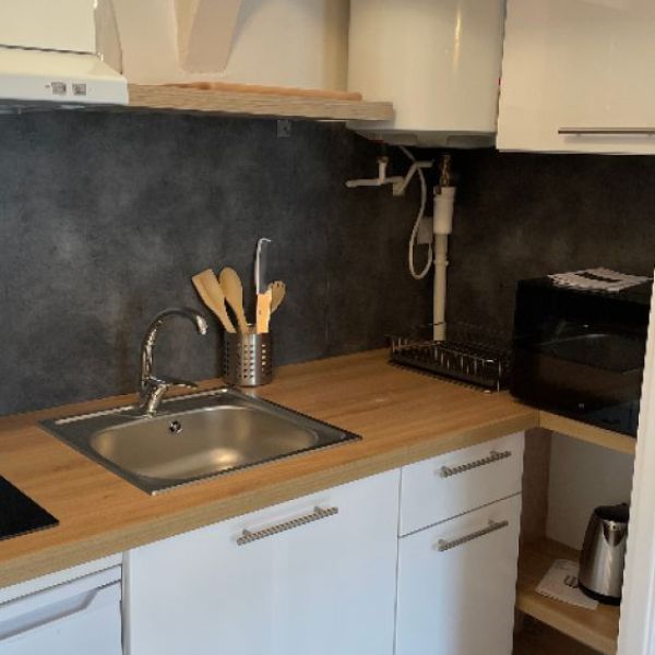 
STUDIO MEUBLÉ - 22.6M² - ROUEN CENTRE - REF 605
