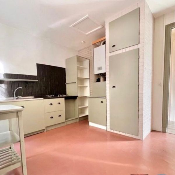 
À vendre : Appartement 2 pièces QUARTIER HOTEL DE VILLE
