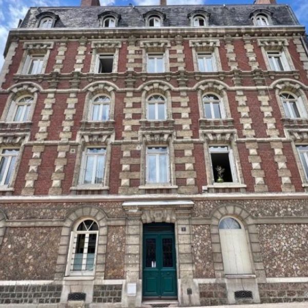 
À vendre : Appartement 2 pièces QUARTIER HOTEL DE VILLE
