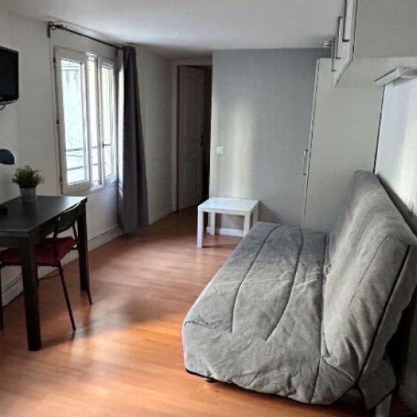 
STUDIO MEUBLÉ - 17 M² - PLACE CAUCHOISE
