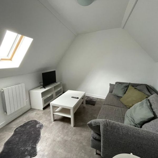 
APPARTEMENT DE TYPE 2 MEUBLÉ - 28 M² - PLACE SAINT MARC - REF 4398
