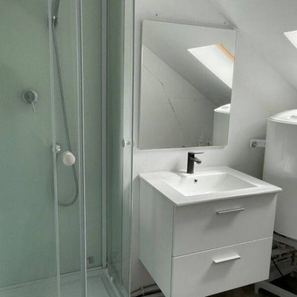 
APPARTEMENT DE TYPE 2 MEUBLÉ - 28 M² - PLACE SAINT MARC - REF 4398
