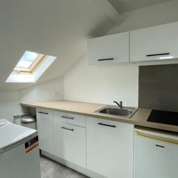 
APPARTEMENT DE TYPE 2 MEUBLÉ - 28 M² - PLACE SAINT MARC - REF 4398
