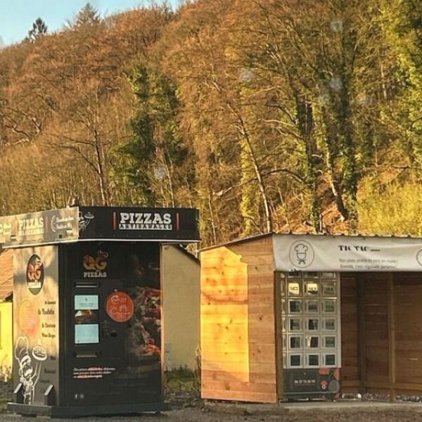 
Ensemble d' entrepôts et locaux commerciaux 900m² à vendre

