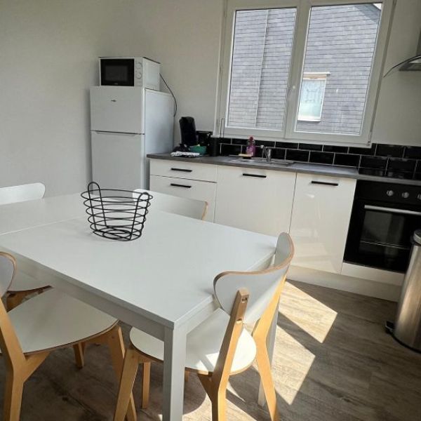 
APPARTEMENT DE TYPE 3 MEUBLÉ - 40 M² - ROUEN CLINIQUE SAINT HILAIRE - REF 3539
