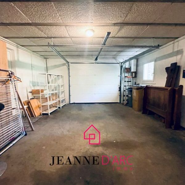 
Maison fraichement rénovée, jardin, garage, proches ttes commodités
