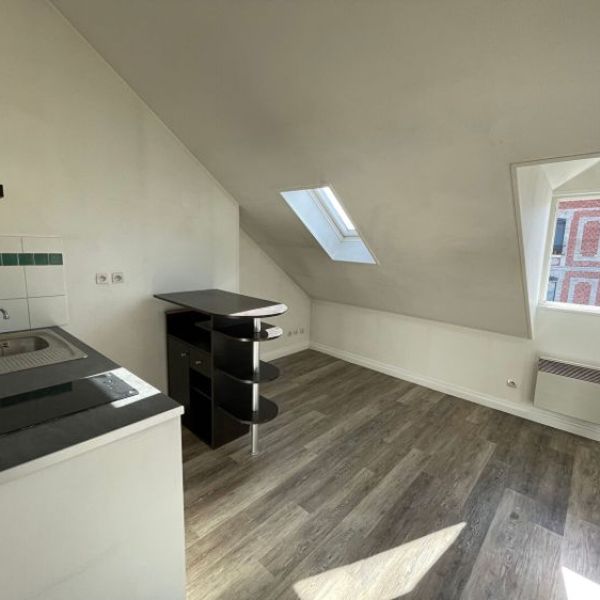 
APPARTEMENT DE TYPE 1 - 25 M² AU SOL - FAC DE DROIT - REF 4529
