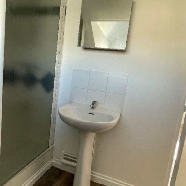 
APPARTEMENT DE TYPE 1 - 25 M² AU SOL - FAC DE DROIT - REF 4529
