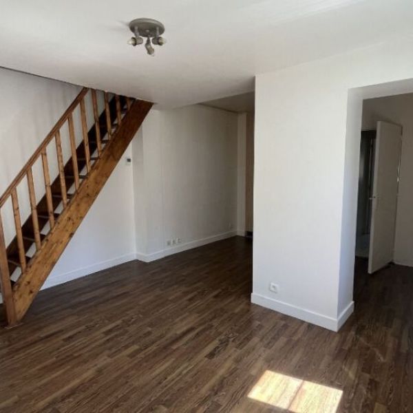 APPARTEMENT T2 DUPLEX RUE BEAUVOISINE !