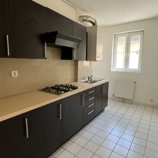 APPARTEMENT T2 DUPLEX RUE BEAUVOISINE !