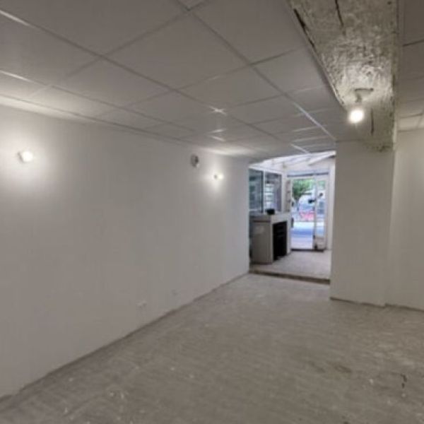 Local commercial à louer à Rouen  56M²