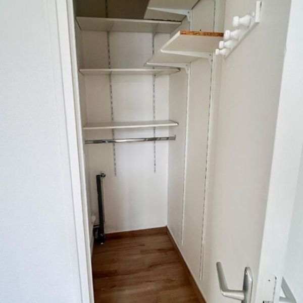 
87 200  T2 lumineux de 41,99 m² à Rouen Rive Gauche
