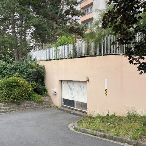LOCATION PARKING - LE PETIT QUEVILLY - REF 5518