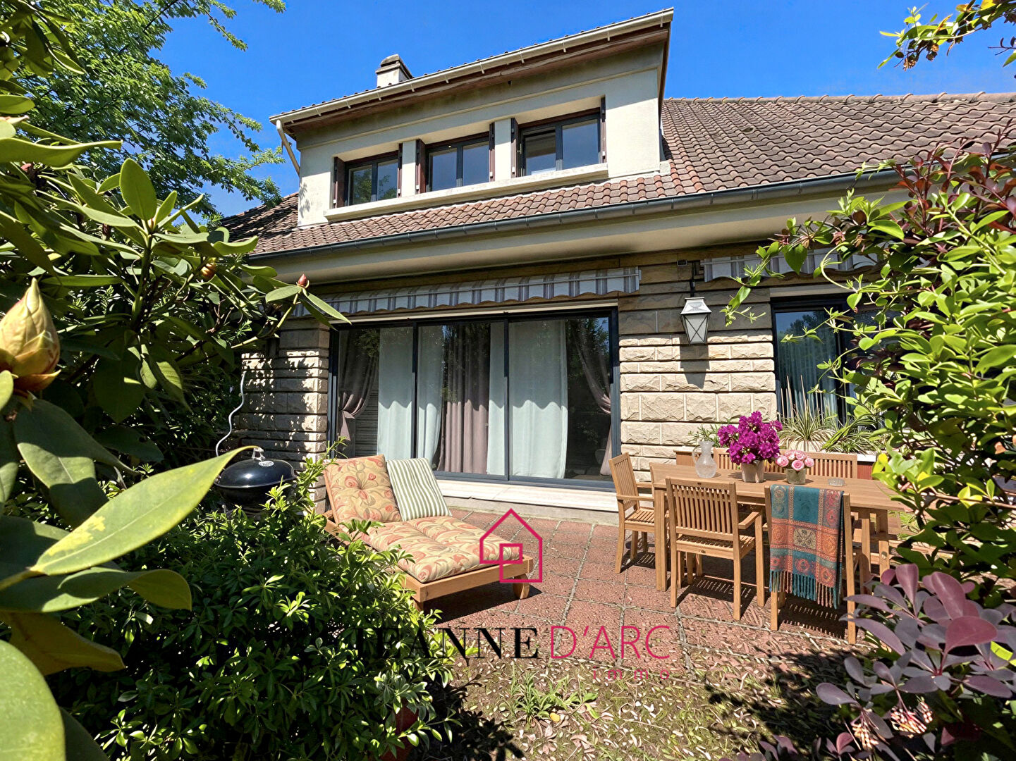Maison 8 pièces 219 m² · à Bois-Guillaume · 219 m² · 579 000 €