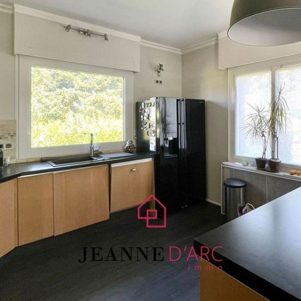 
Bois-Guillaume - Maison familiale 7P - Jardin - Garage - Sous-sol
