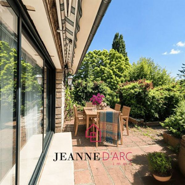 
Bois-Guillaume - Maison familiale 7P - Jardin - Garage - Sous-sol
