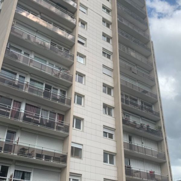 
APPARTEMENT DE TYPE 2 - 42 M² - LE PETIT QUEVILLY - REF 4401

