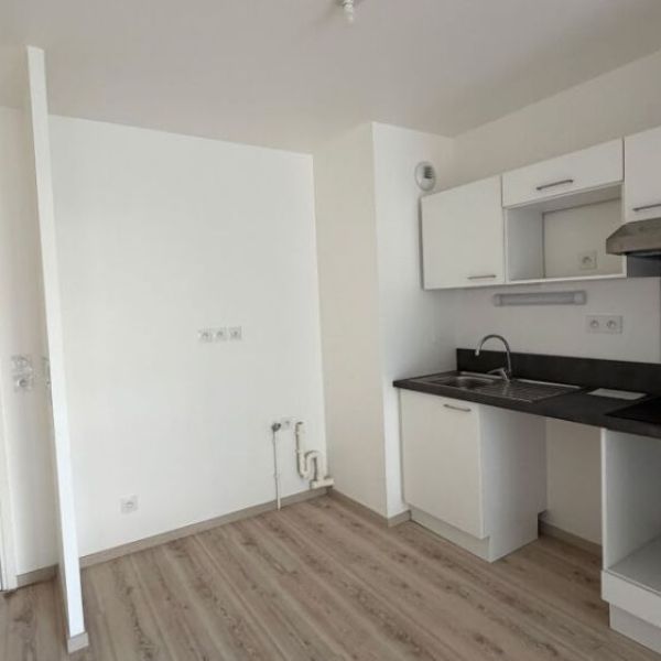 
ROUEN RIVE GAUCHE - T2 AVEC BALCON ET PARKING EN SOUS-SOL
