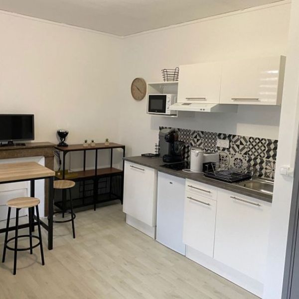 STUDI MEUBLE 20M² - PROXI VIEUX-MARCHE  - REF 3919