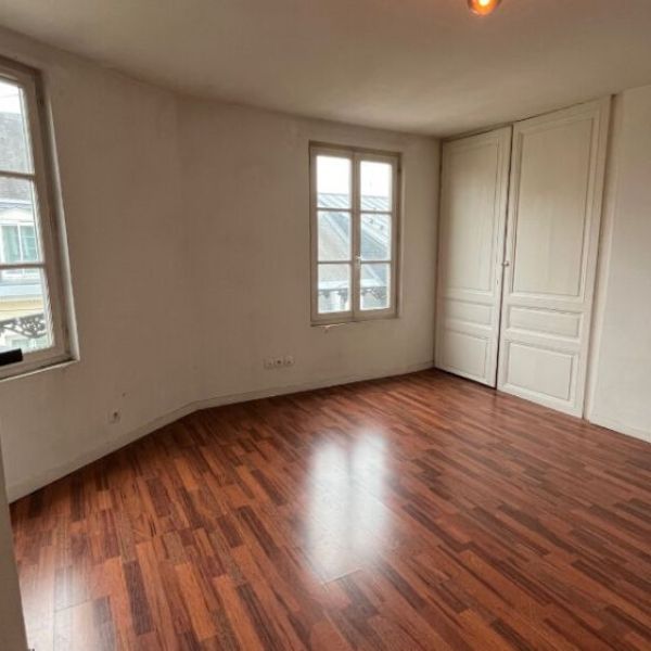 
APPARTEMENT T1 - RUE CAUCHOISE - 28 M² - REF 3389
