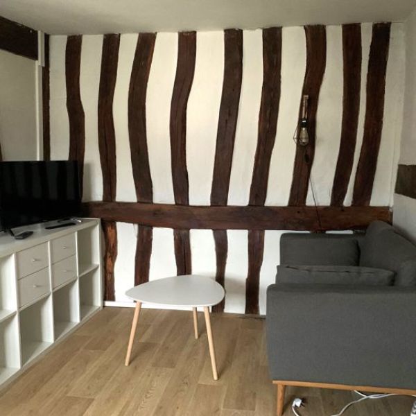 
APPARTEMENT T2 - MEUBLÉ - 29M² - MUSEE DES BEAUX ARTS / DONJON - REF 2200
