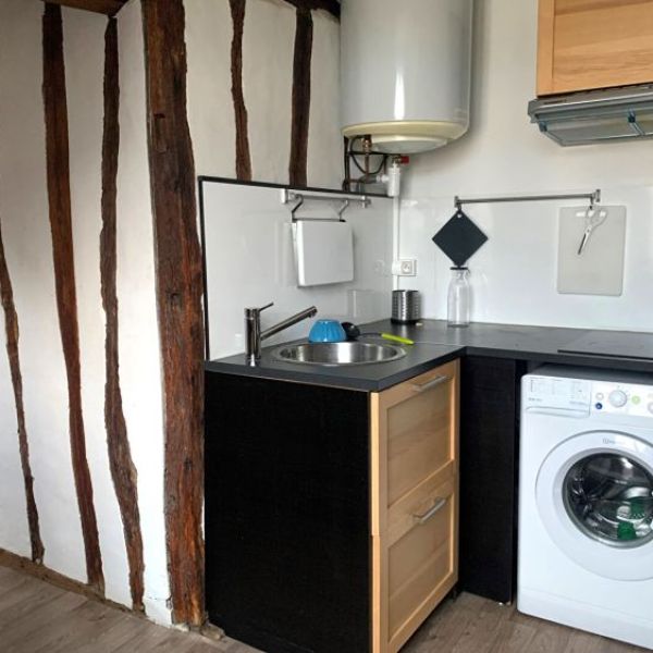 
APPARTEMENT T2 - MEUBLÉ - 29M² - MUSEE DES BEAUX ARTS / DONJON - REF 2200
